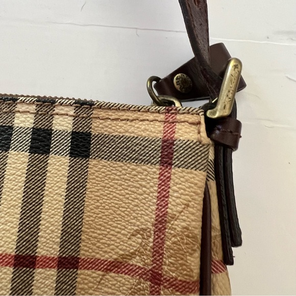 Burberry Baguette Shoulder Bag - Picture 6 of 6